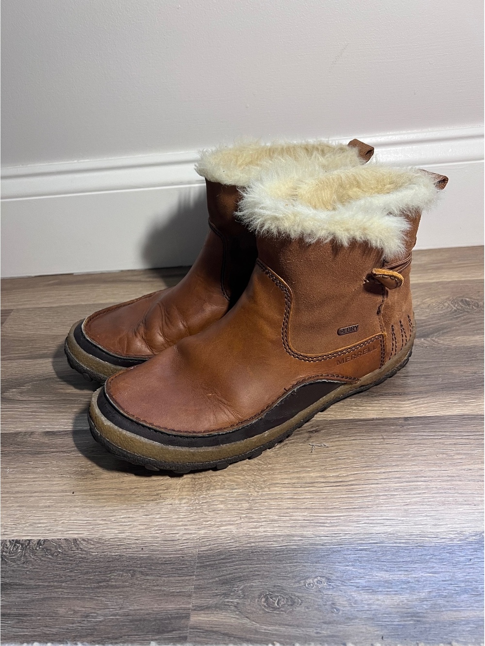 Merrell brown leather fur lined ankle boots women's size 8.5